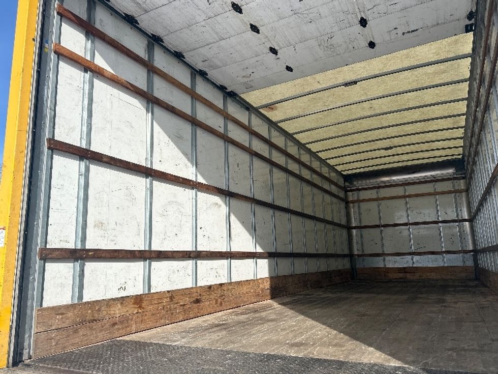 Medium Duty Box Truck-Light and Medium Duty Trucks-International-2021-MV607-Brooklyn Park-MN-241,658\n\t\tmiles-$ 33,500 - Image 11