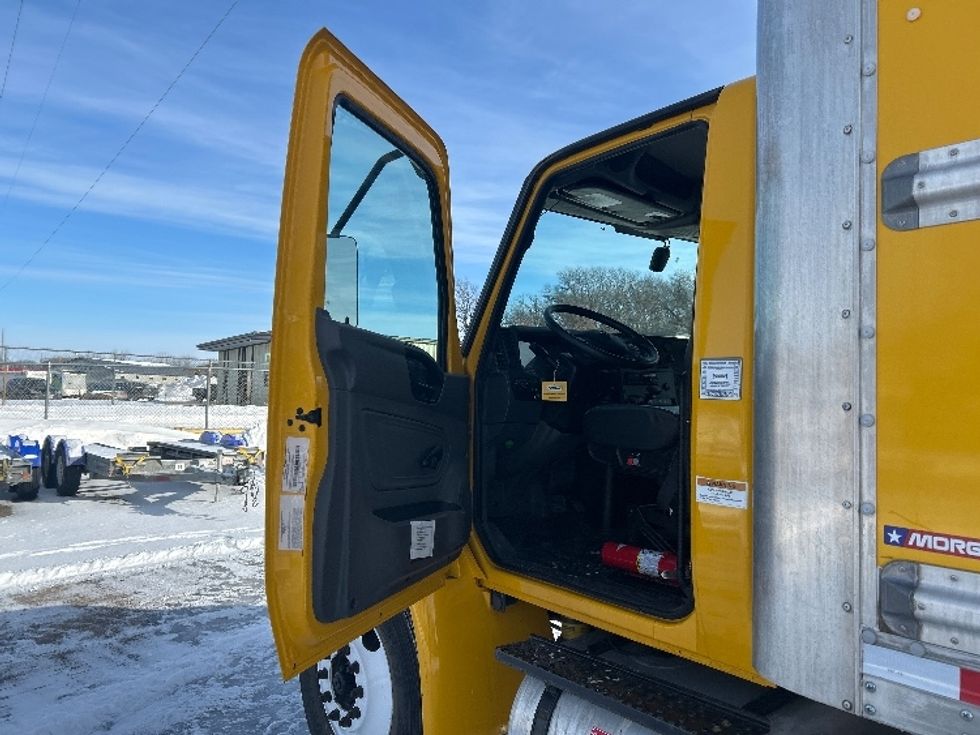 Medium Duty Box Truck-Light and Medium Duty Trucks-International-2021-MV607-Brooklyn Park-MN-241,658\n\t\tmiles-$ 33,500 - Image 16