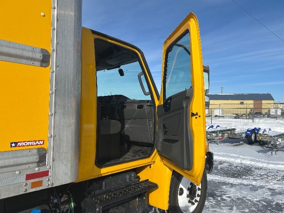 Medium Duty Box Truck-Light and Medium Duty Trucks-International-2021-MV607-Brooklyn Park-MN-241,658\n\t\tmiles-$ 33,500 - Image 20