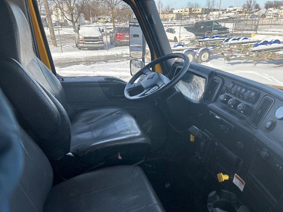 Medium Duty Box Truck-Light and Medium Duty Trucks-International-2021-MV607-Brooklyn Park-MN-241,658\n\t\tmiles-$ 33,500 - Image 22