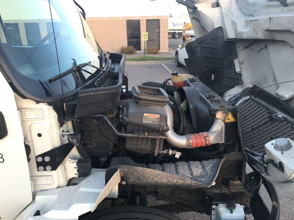 Medium Duty Box Truck-Light and Medium Duty Trucks-International-2021-MV607-Brooklyn Park-MN-278,703\n\t\tmiles-$ 35,750 - Image 22