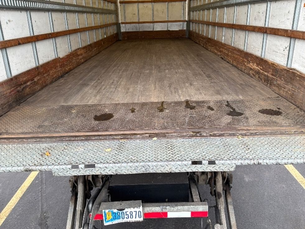 Medium Duty Box Truck-Light and Medium Duty Trucks-International-2021-MV607-Brooklyn Park-MN-285,060\n\t\tmiles-$ 42,500 - Image 10