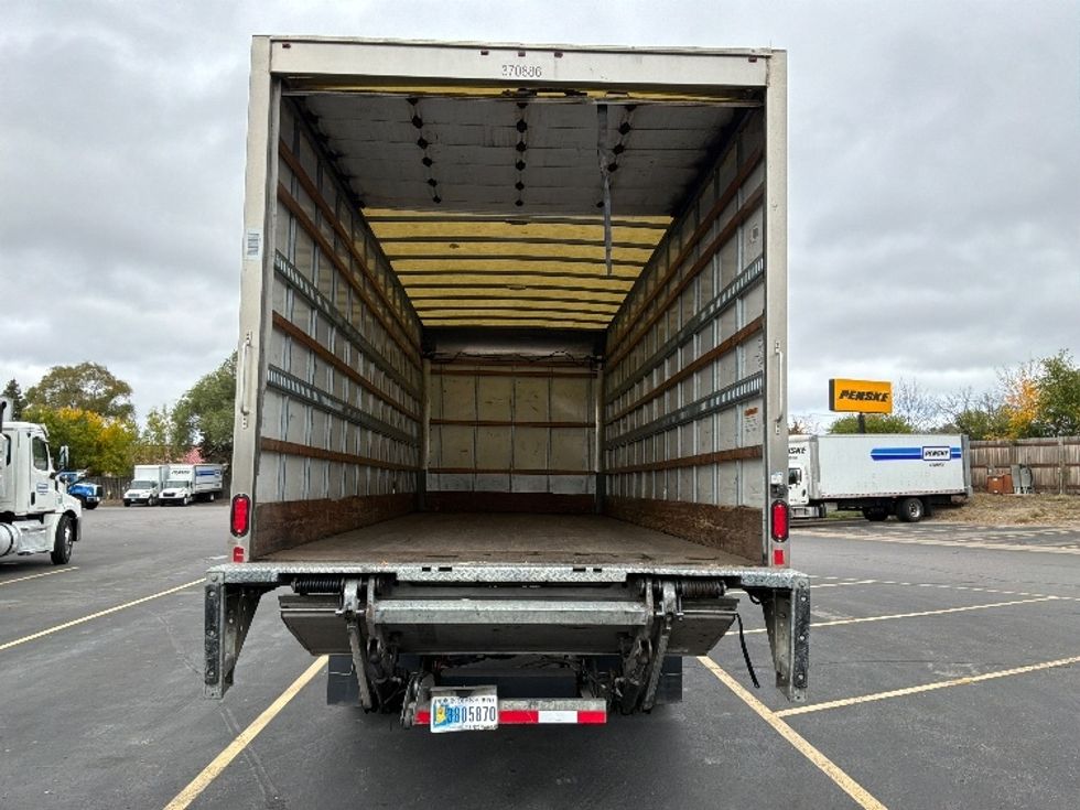 Medium Duty Box Truck-Light and Medium Duty Trucks-International-2021-MV607-Brooklyn Park-MN-285,060\n\t\tmiles-$ 42,500 - Image 8
