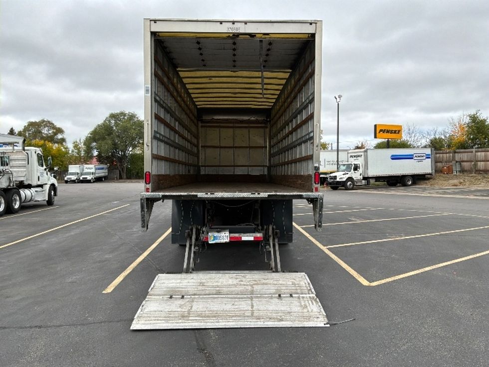 Medium Duty Box Truck-Light and Medium Duty Trucks-International-2021-MV607-Brooklyn Park-MN-285,060\n\t\tmiles-$ 42,500 - Image 9