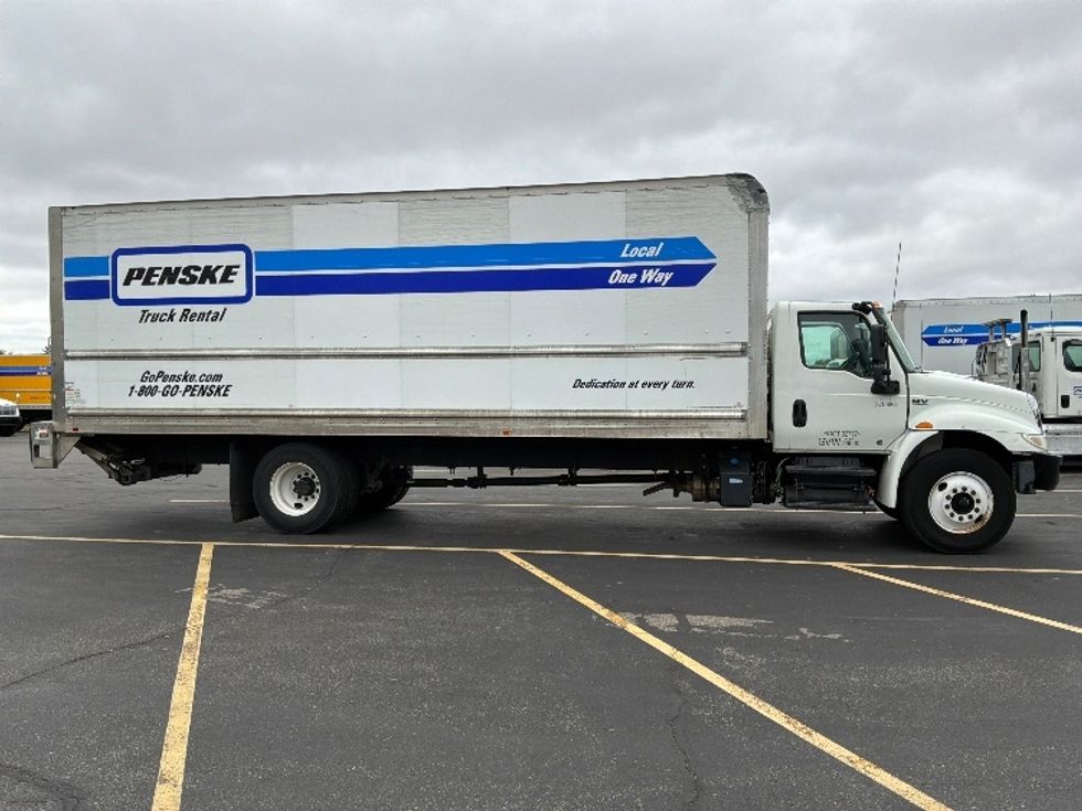 Medium Duty Box Truck-Light and Medium Duty Trucks-International-2021-MV607-Brooklyn Park-MN-285,060\n\t\tmiles-$ 42,500 - Image 15