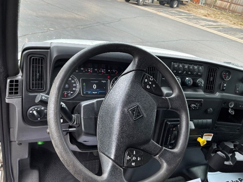 Medium Duty Box Truck-Light and Medium Duty Trucks-International-2021-MV607-Brooklyn Park-MN-285,060\n\t\tmiles-$ 42,500 - Image 17