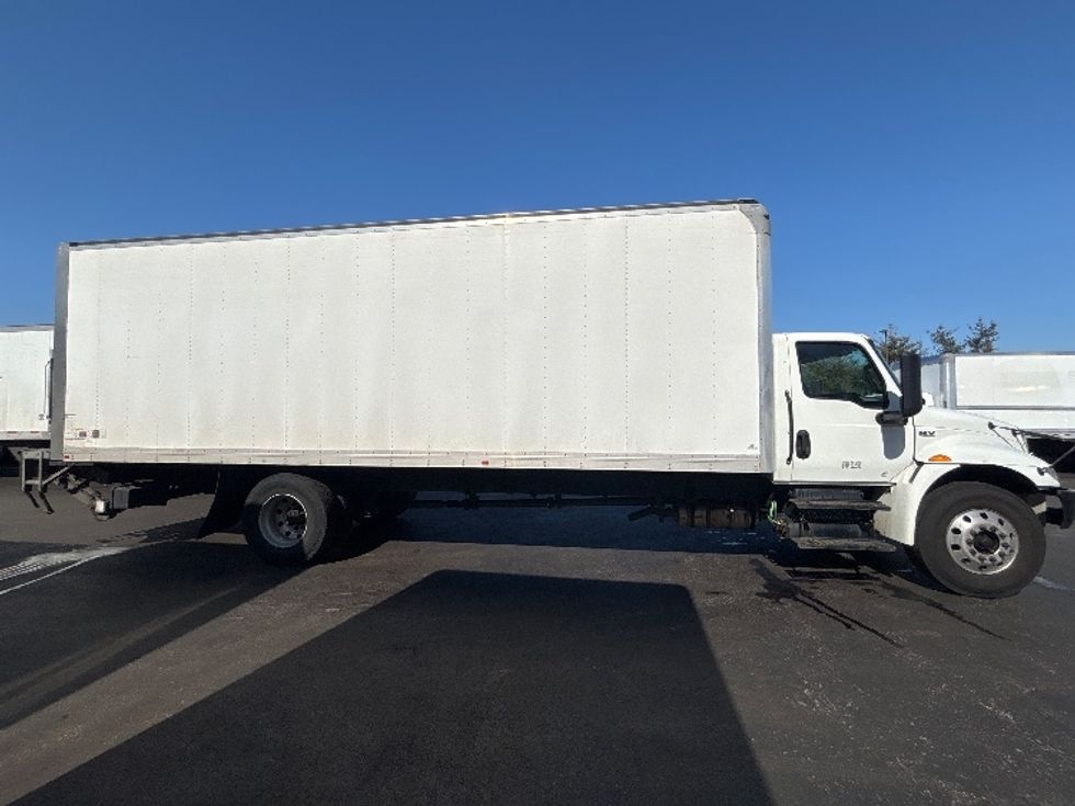 Medium Duty Box Truck-Light and Medium Duty Trucks-International-2021-MV607-Burlington-NJ-261,827\n\t\tmiles-$ 33,750 - Image 15