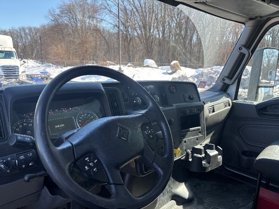 Medium Duty Box Truck-Light and Medium Duty Trucks-International-2021-MV607-Burlington-NJ-261,827\n\t\tmiles-$ 33,750 - Image 17
