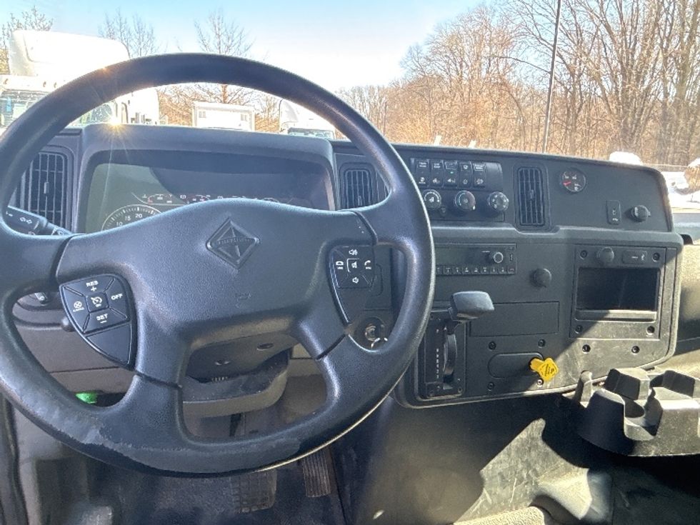 Medium Duty Box Truck-Light and Medium Duty Trucks-International-2021-MV607-Burlington-NJ-261,827\n\t\tmiles-$ 33,750 - Image 18
