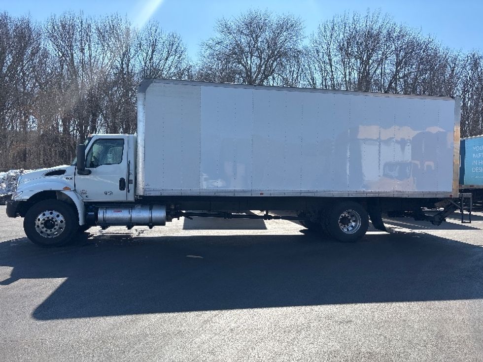 Medium Duty Box Truck-Light and Medium Duty Trucks-International-2021-MV607-Burlington-NJ-261,827\n\t\tmiles-$ 33,750 - Image 4
