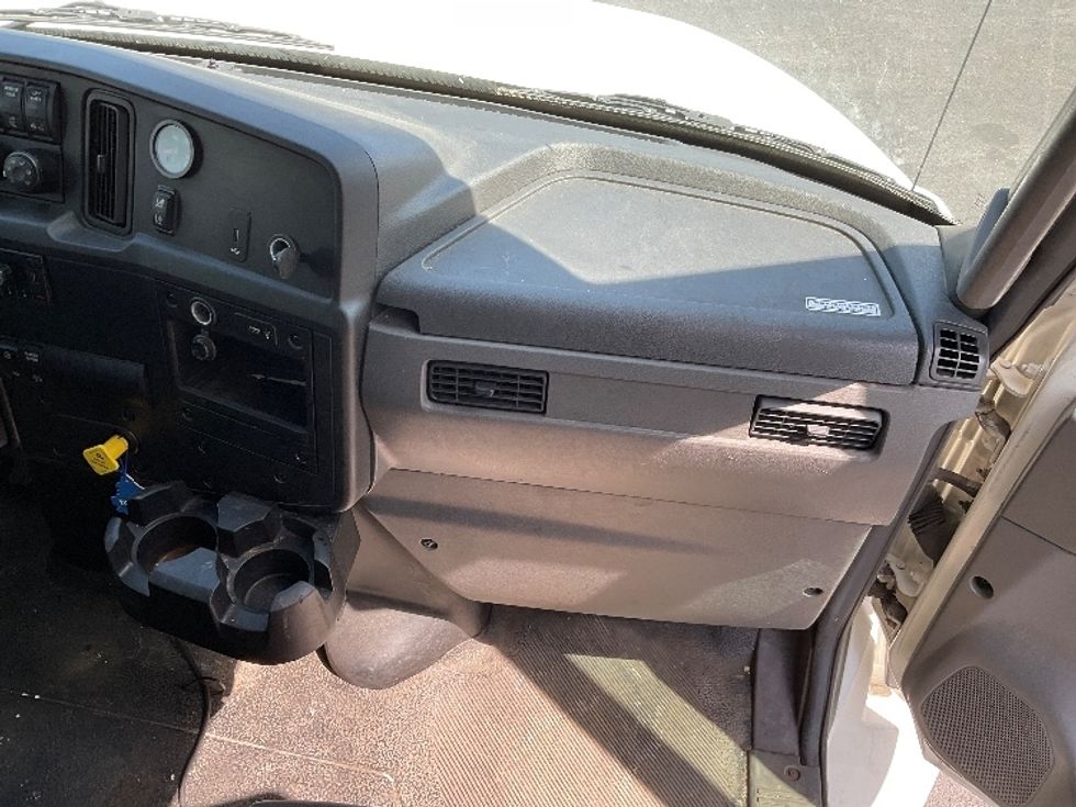 Medium Duty Box Truck-Light and Medium Duty Trucks-International-2021-MV607-Capitol Heights-MD-105,998\n\t\tmiles-$ 64,000 - Image 21