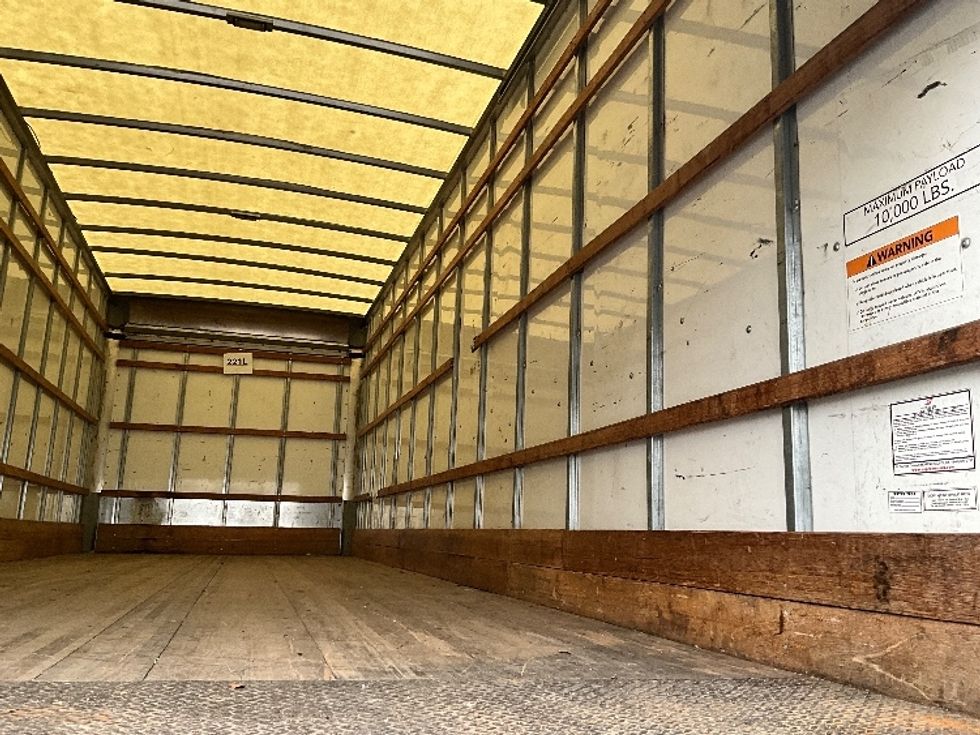 Medium Duty Box Truck-Light and Medium Duty Trucks-International-2021-MV607-Capitol Heights-MD-204,105\n\t\tmiles-$ 40,000 - Image 12