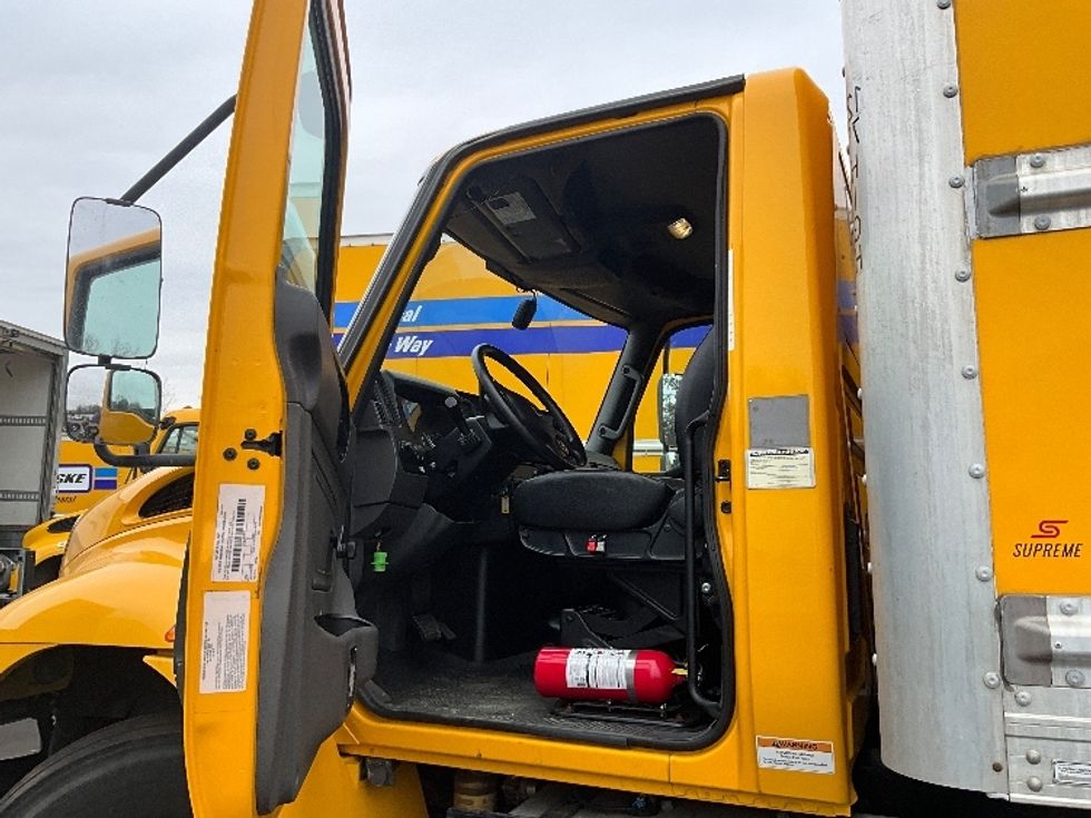 Medium Duty Box Truck-Light and Medium Duty Trucks-International-2021-MV607-Capitol Heights-MD-204,105\n\t\tmiles-$ 40,000 - Image 16