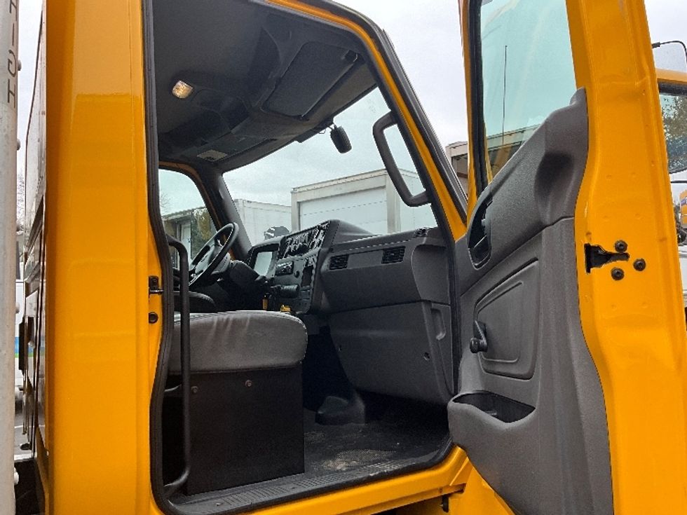 Medium Duty Box Truck-Light and Medium Duty Trucks-International-2021-MV607-Capitol Heights-MD-204,105\n\t\tmiles-$ 40,000 - Image 20