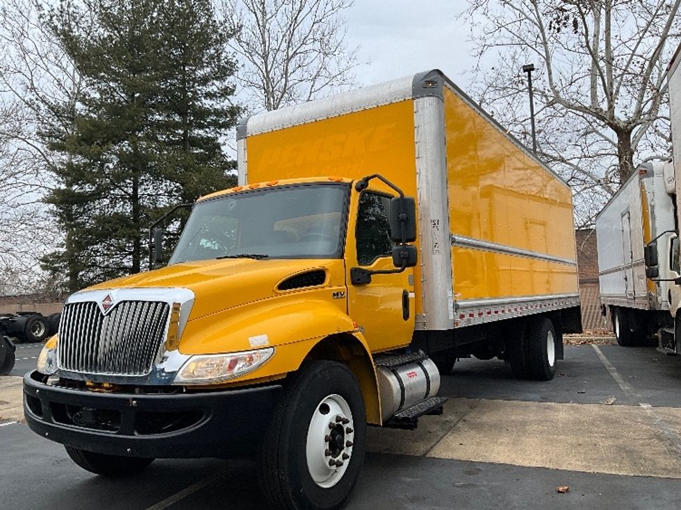 Medium Duty Box Truck-Light and Medium Duty Trucks-International-2021-MV607-Capitol Heights-MD-212,847\n\t\tmiles-$ 38,750 - Image 3