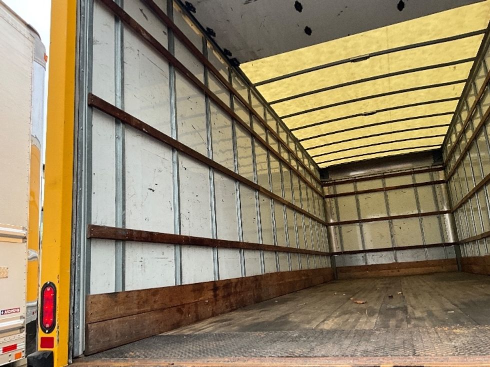 Medium Duty Box Truck-Light and Medium Duty Trucks-International-2021-MV607-Capitol Heights-MD-212,847\n\t\tmiles-$ 38,750 - Image 11