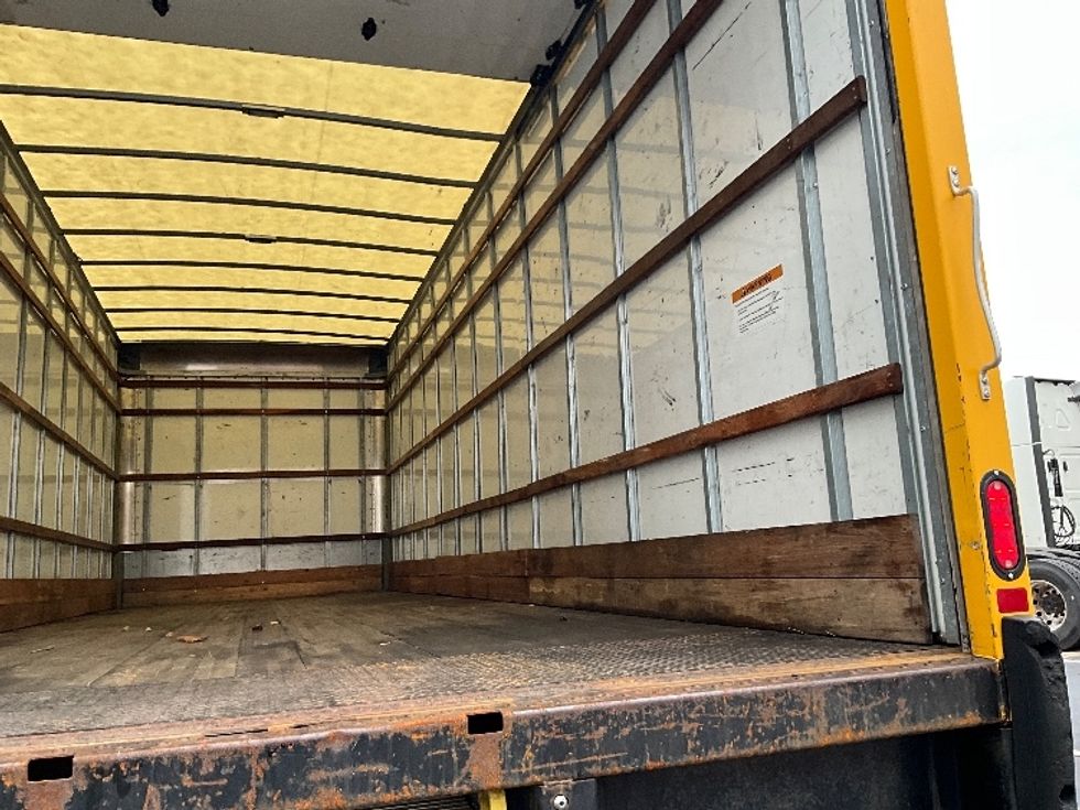 Medium Duty Box Truck-Light and Medium Duty Trucks-International-2021-MV607-Capitol Heights-MD-212,847\n\t\tmiles-$ 38,750 - Image 12