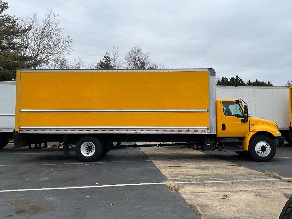 Medium Duty Box Truck-Light and Medium Duty Trucks-International-2021-MV607-Capitol Heights-MD-212,847\n\t\tmiles-$ 38,750 - Image 15