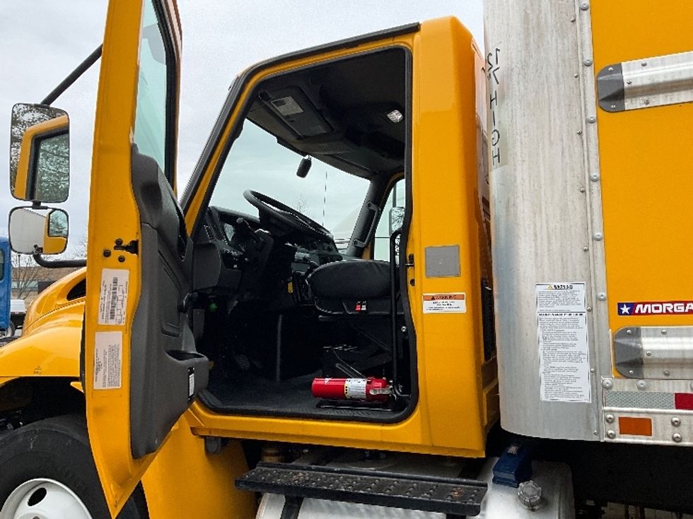 Medium Duty Box Truck-Light and Medium Duty Trucks-International-2021-MV607-Capitol Heights-MD-212,847\n\t\tmiles-$ 38,750 - Image 16