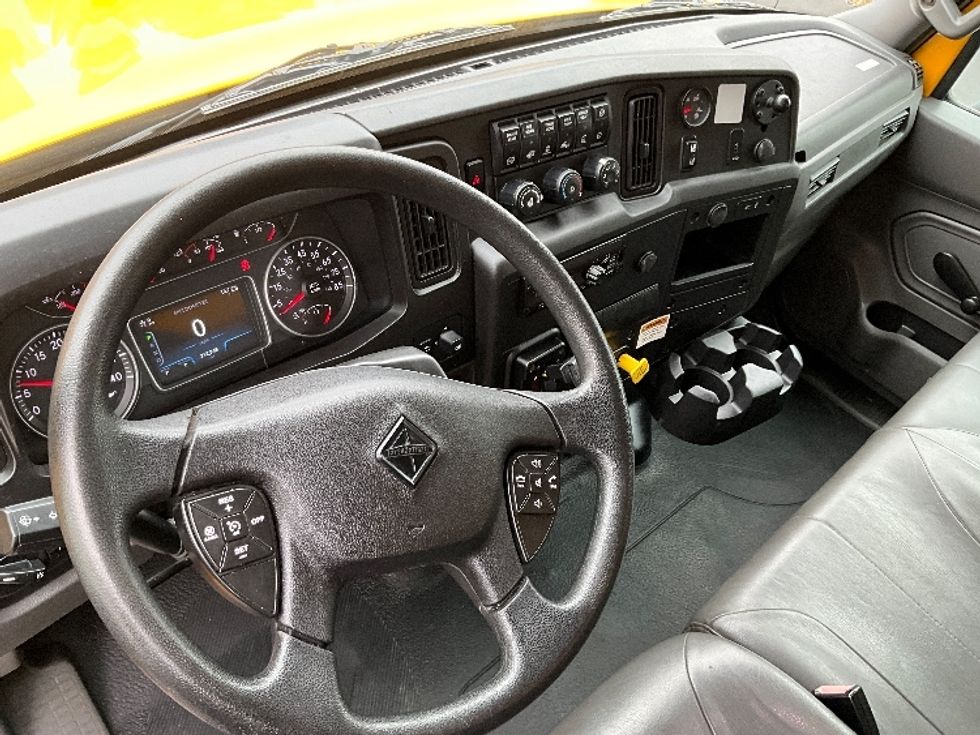 Medium Duty Box Truck-Light and Medium Duty Trucks-International-2021-MV607-Capitol Heights-MD-212,847\n\t\tmiles-$ 38,750 - Image 17