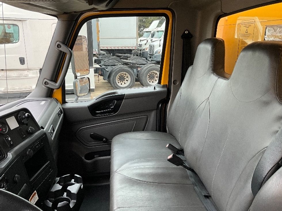 Medium Duty Box Truck-Light and Medium Duty Trucks-International-2021-MV607-Capitol Heights-MD-212,847\n\t\tmiles-$ 38,750 - Image 19