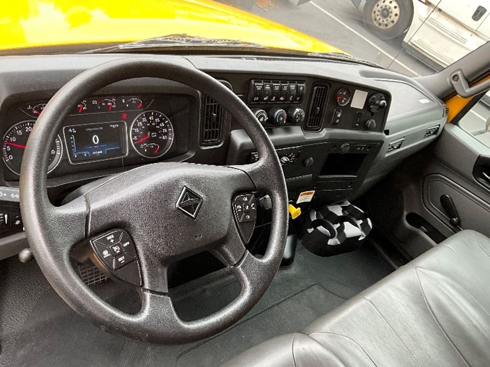 Medium Duty Box Truck-Light and Medium Duty Trucks-International-2021-MV607-Capitol Heights-MD-212,847\n\t\tmiles-$ 38,750 - Image 18