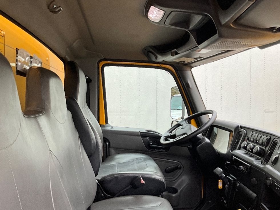 Medium Duty Box Truck-Light and Medium Duty Trucks-International-2021-MV607-Capitol Heights-MD-212,847\n\t\tmiles-$ 38,750 - Image 22