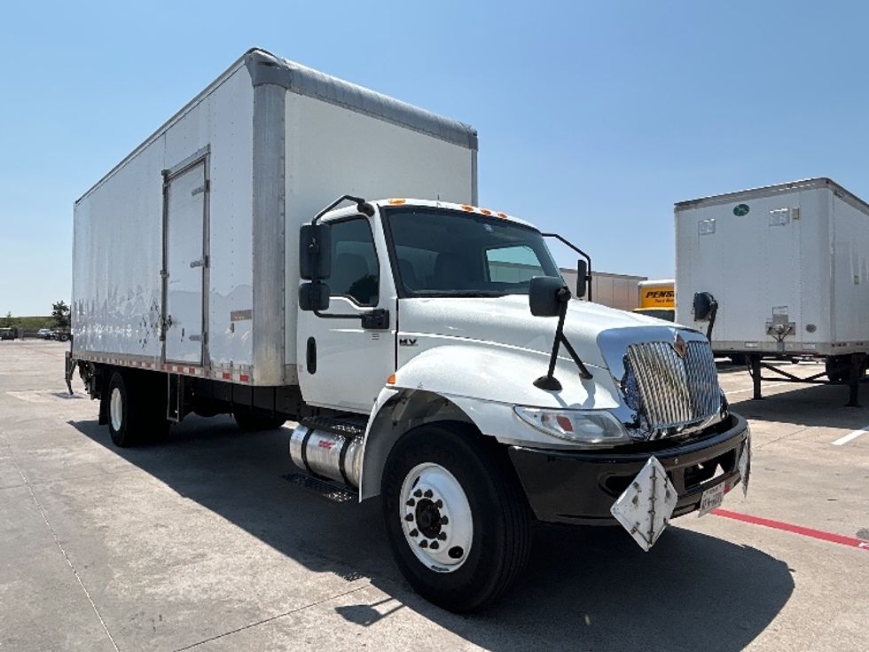 Medium Duty Box Truck-Light and Medium Duty Trucks-International-2021-MV607-Carrollton-TX-174,656\n\t\tmiles-$ 56,500 - Image 1