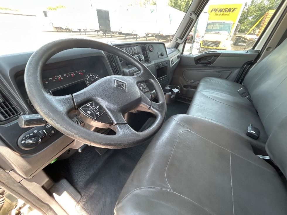 Medium Duty Box Truck-Light and Medium Duty Trucks-International-2021-MV607-Carrollton-TX-174,656\n\t\tmiles-$ 56,500 - Image 17