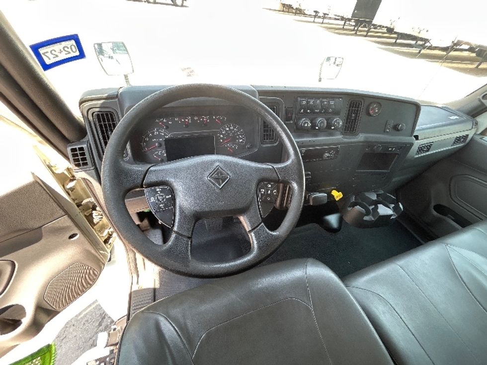 Medium Duty Box Truck-Light and Medium Duty Trucks-International-2021-MV607-Carrollton-TX-174,656\n\t\tmiles-$ 56,500 - Image 18