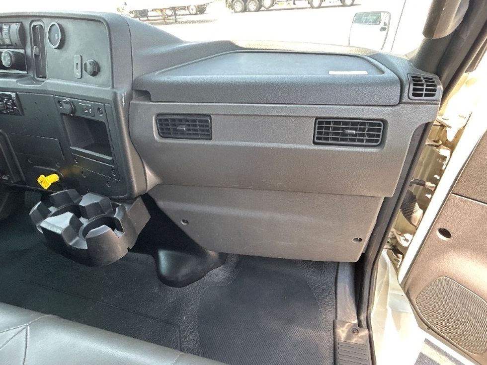 Medium Duty Box Truck-Light and Medium Duty Trucks-International-2021-MV607-Carrollton-TX-174,656\n\t\tmiles-$ 56,500 - Image 21