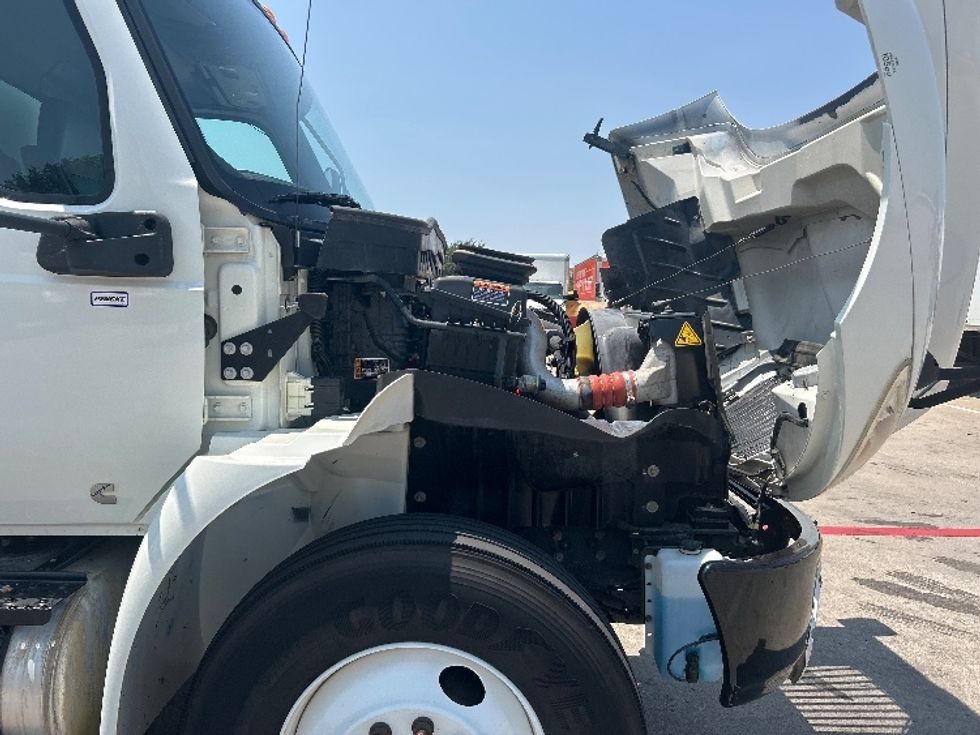 Medium Duty Box Truck-Light and Medium Duty Trucks-International-2021-MV607-Carrollton-TX-174,656\n\t\tmiles-$ 56,500 - Image 23