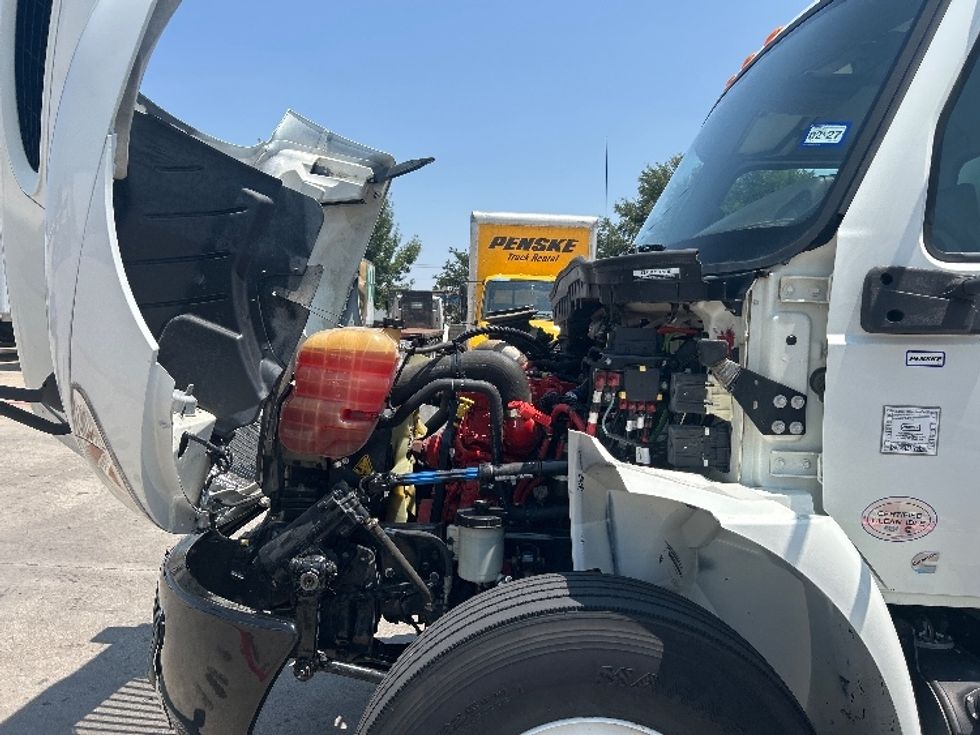 Medium Duty Box Truck-Light and Medium Duty Trucks-International-2021-MV607-Carrollton-TX-174,656\n\t\tmiles-$ 56,500 - Image 24