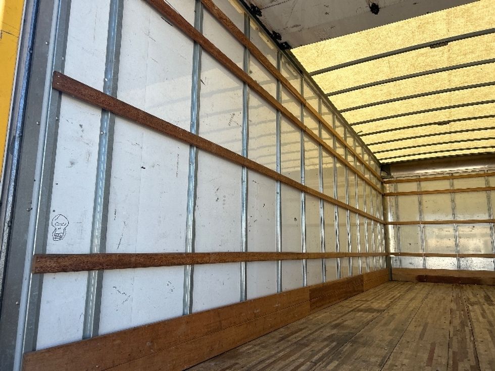 Medium Duty Box Truck-Light and Medium Duty Trucks-International-2021-MV607-Carson-CA-197,670\n\t\tmiles-$ 42,500 - Image 11