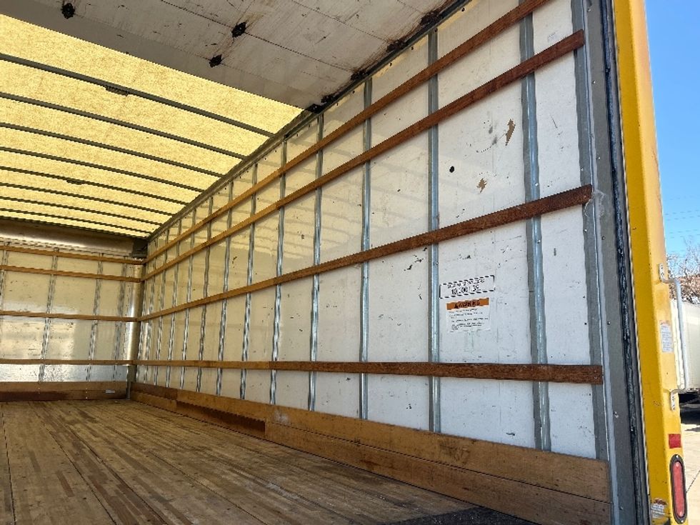 Medium Duty Box Truck-Light and Medium Duty Trucks-International-2021-MV607-Carson-CA-197,670\n\t\tmiles-$ 42,500 - Image 12