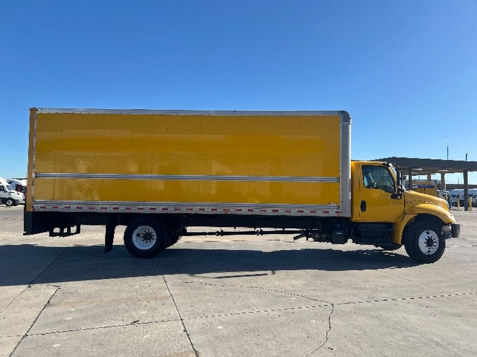 Medium Duty Box Truck-Light and Medium Duty Trucks-International-2021-MV607-Carson-CA-197,670\n\t\tmiles-$ 42,500 - Image 15