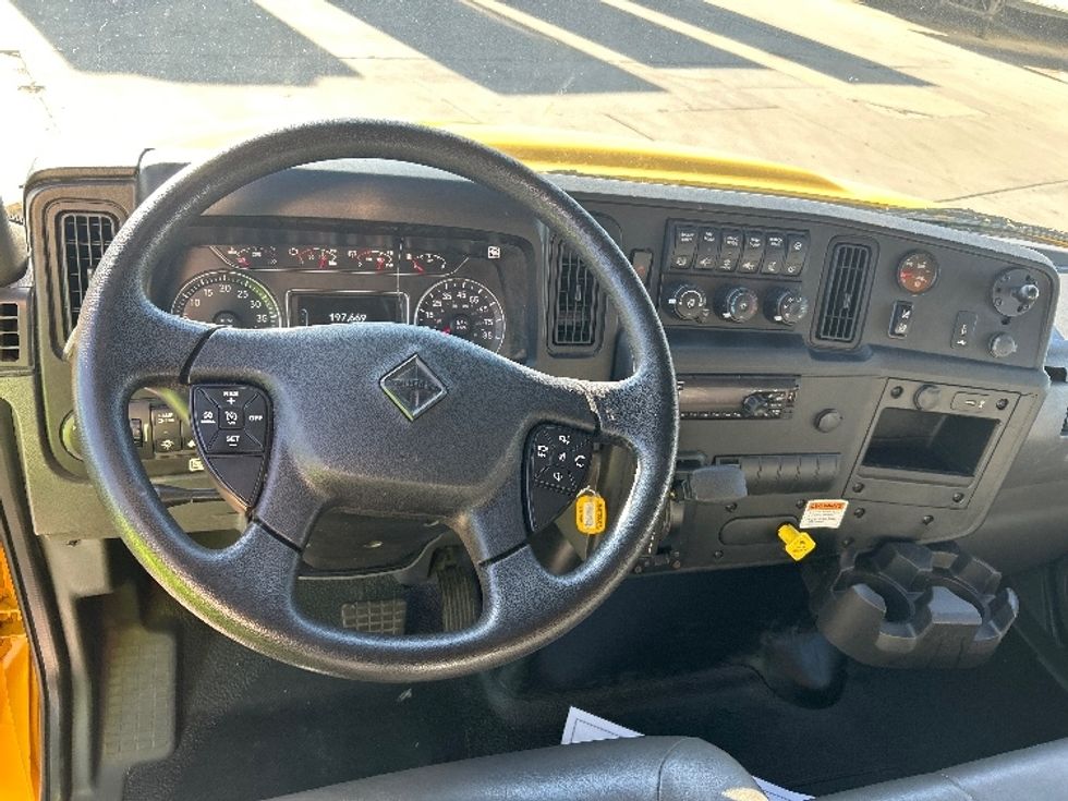 Medium Duty Box Truck-Light and Medium Duty Trucks-International-2021-MV607-Carson-CA-197,670\n\t\tmiles-$ 42,500 - Image 18