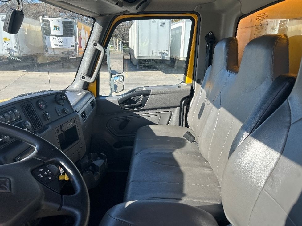 Medium Duty Box Truck-Light and Medium Duty Trucks-International-2021-MV607-Carson-CA-197,670\n\t\tmiles-$ 42,500 - Image 19