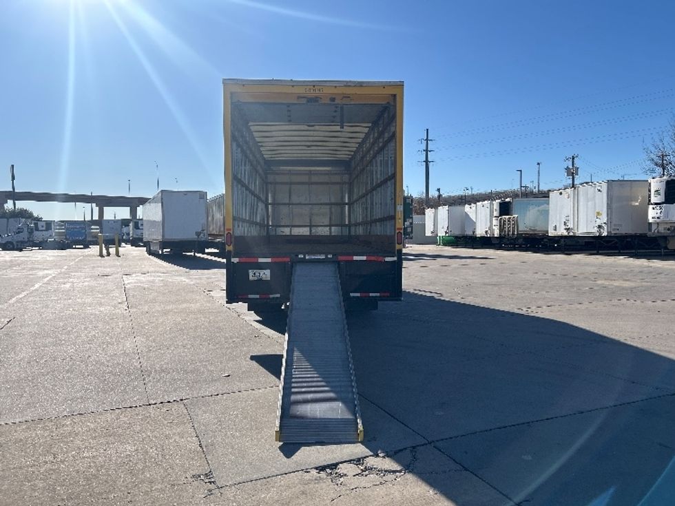 Medium Duty Box Truck-Light and Medium Duty Trucks-International-2021-MV607-Carson-CA-197,670\n\t\tmiles-$ 42,500 - Image 9