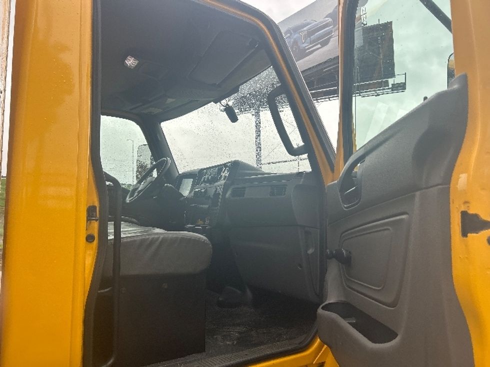 Medium Duty Box Truck-Light and Medium Duty Trucks-International-2021-MV607-Carson-CA-239,393\n\t\tmiles-$ 35,000 - Image 16