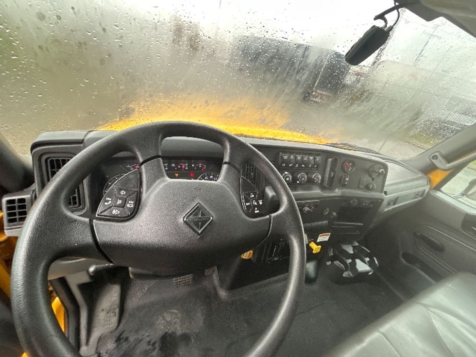 Medium Duty Box Truck-Light and Medium Duty Trucks-International-2021-MV607-Carson-CA-239,393\n\t\tmiles-$ 35,000 - Image 17