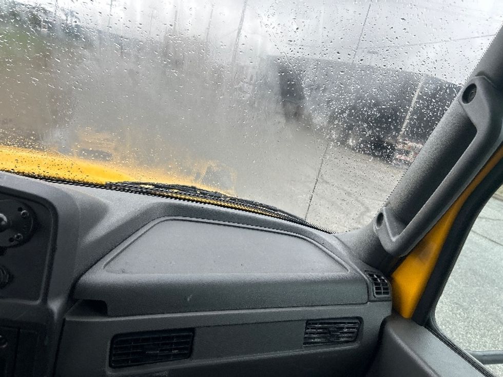 Medium Duty Box Truck-Light and Medium Duty Trucks-International-2021-MV607-Carson-CA-239,393\n\t\tmiles-$ 35,000 - Image 20