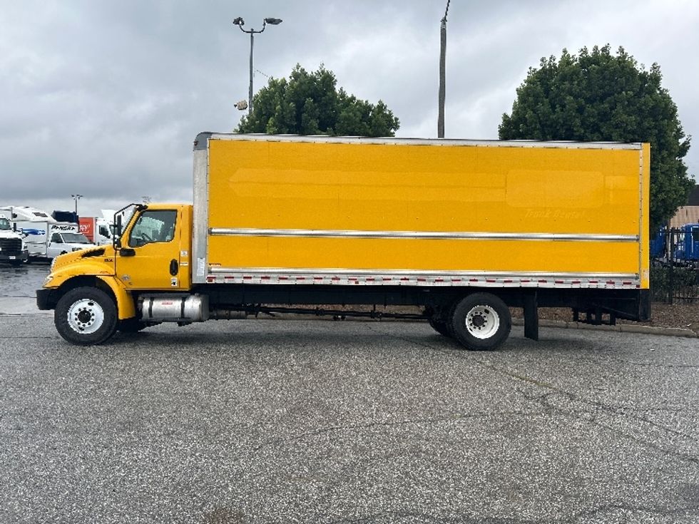 Medium Duty Box Truck-Light and Medium Duty Trucks-International-2021-MV607-Carson-CA-239,393\n\t\tmiles-$ 35,000 - Image 4