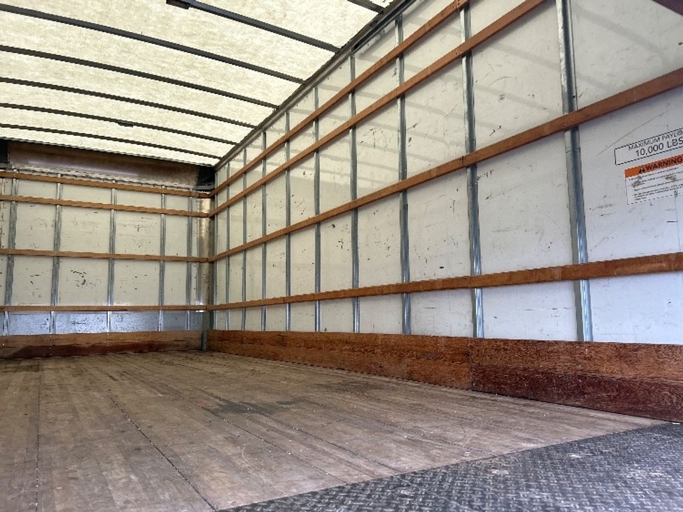 Medium Duty Box Truck-Light and Medium Duty Trucks-International-2021-MV607-Ceres-CA-162,050\n\t\tmiles-$ 40,500 - Image 12