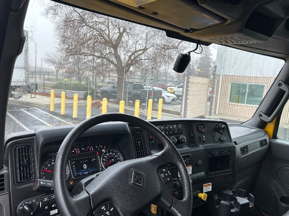 Medium Duty Box Truck-Light and Medium Duty Trucks-International-2021-MV607-Ceres-CA-162,050\n\t\tmiles-$ 40,500 - Image 18