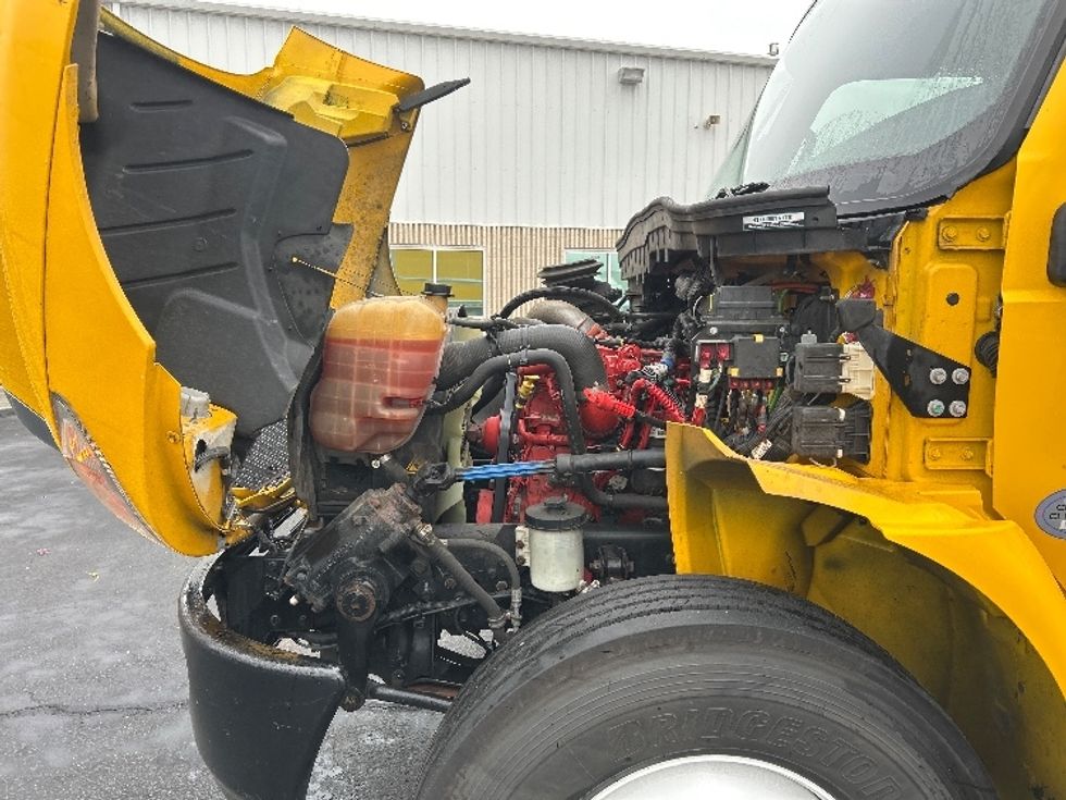 Medium Duty Box Truck-Light and Medium Duty Trucks-International-2021-MV607-Ceres-CA-162,050\n\t\tmiles-$ 40,500 - Image 24