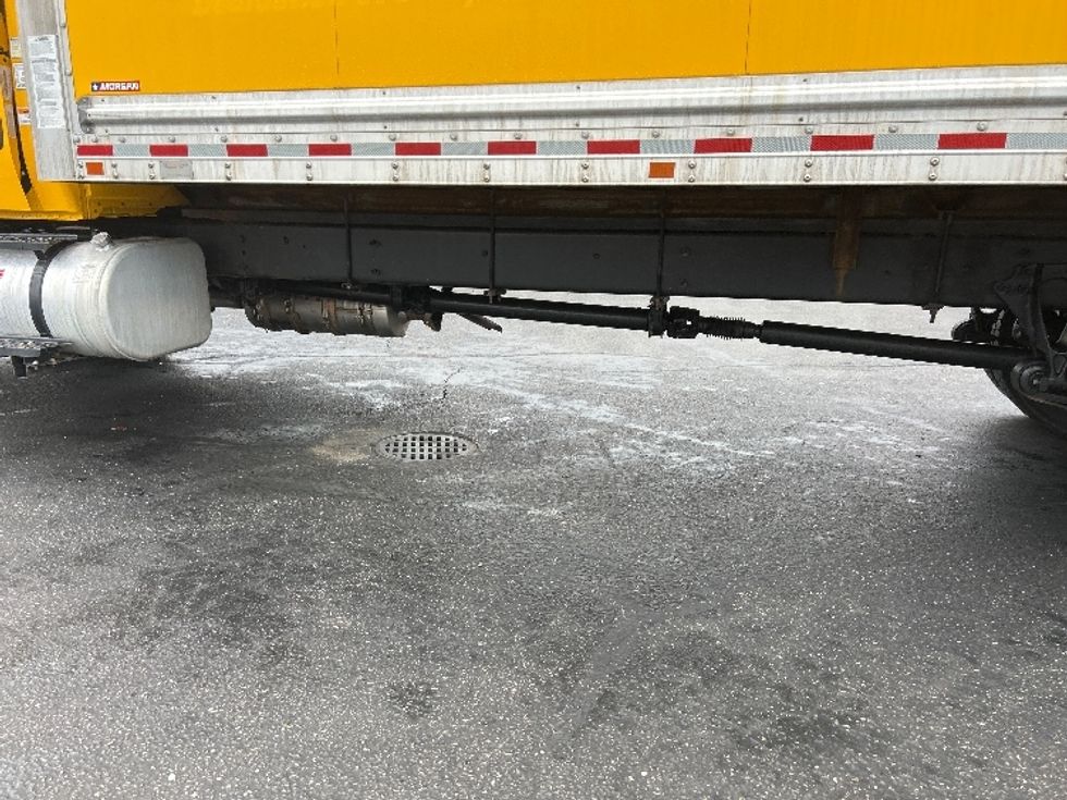 Medium Duty Box Truck-Light and Medium Duty Trucks-International-2021-MV607-Ceres-CA-162,050\n\t\tmiles-$ 40,500 - Image 5