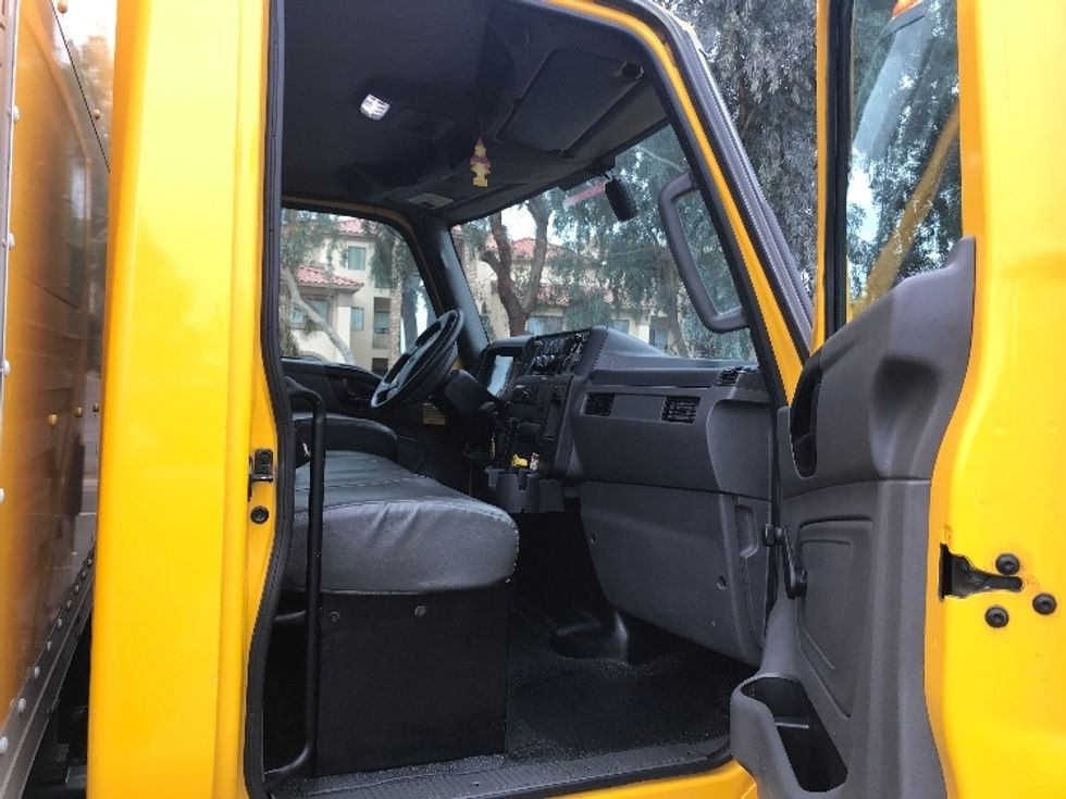Medium Duty Box Truck-Light and Medium Duty Trucks-International-2021-MV607-Chandler-AZ-131,751\n\t\tmiles-$ 45,750 - Image 19