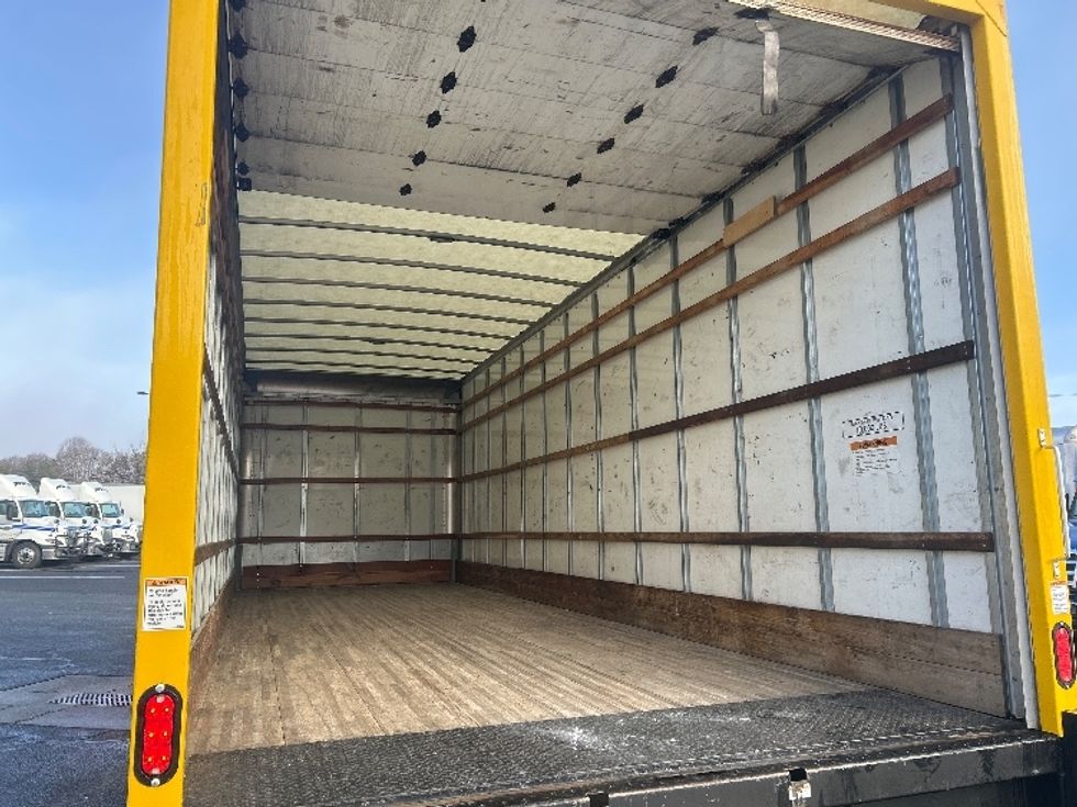 Medium Duty Box Truck-Light and Medium Duty Trucks-International-2021-MV607-Charlotte-NC-179,790\n\t\tmiles-$ 46,500 - Image 12