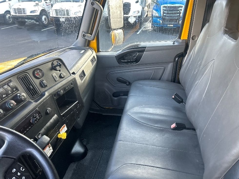 Medium Duty Box Truck-Light and Medium Duty Trucks-International-2021-MV607-Charlotte-NC-179,790\n\t\tmiles-$ 46,500 - Image 20